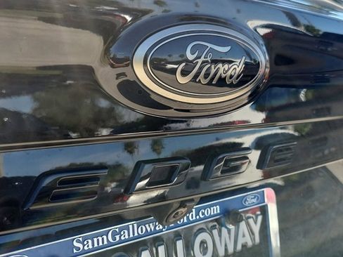 Used 2022 Ford Edge SE w/ Black Appearance Package image 9