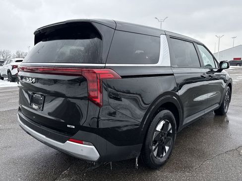 New 2026 Kia Carnival LXS FWD image 8