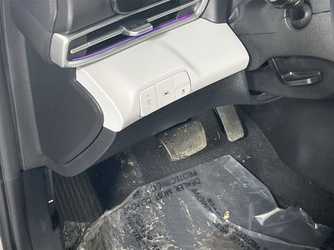 Used 2021 Hyundai Elantra Limited image 10