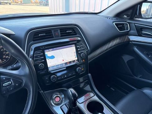 Used 2017 Nissan Maxima Platinum image 18
