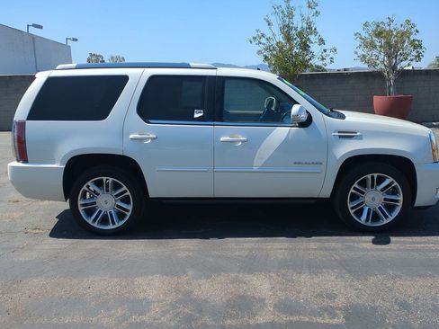 Used 2014 Cadillac Escalade Premium AWD/4WD image 5