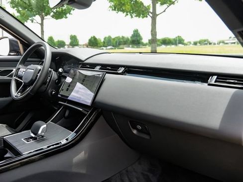 Used 2025 Land Rover Range Rover Velar Dynamic SE AWD/4WD image 16