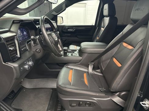 Used 2024 GMC Sierra 1500 AT4 w/ Technology Package AWD/4WD image 19