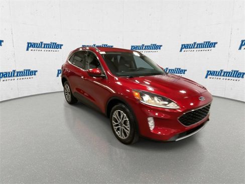 Used 2020 Ford Escape SEL image 2