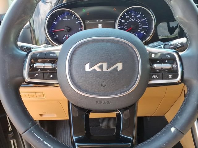 Used 2024 Kia Carnival EX FWD image 14