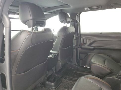 Used 2024 Toyota Sienna XSE w/ XSE Premium Package image 15