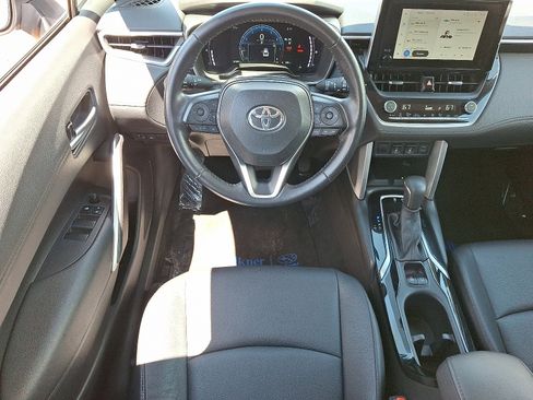 Used 2024 Toyota Corolla Cross XLE AWD/4WD image 12