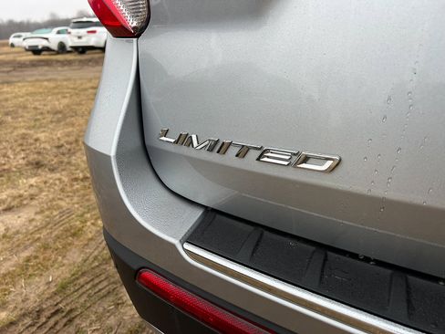 Used 2022 Ford Explorer Limited w/ Limited Technology Package image 6