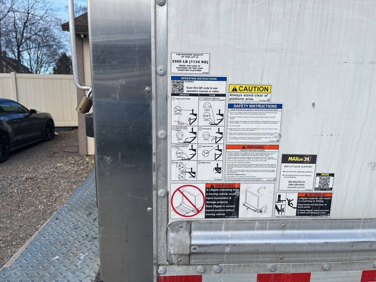 Used 2020 Isuzu NPR RWD image 5