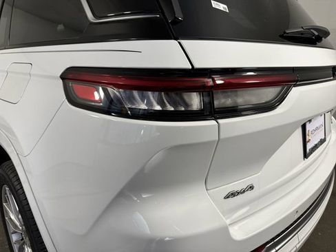 Used 2022 Jeep Grand Cherokee Summit w/ Adv Protech Group IV image 31