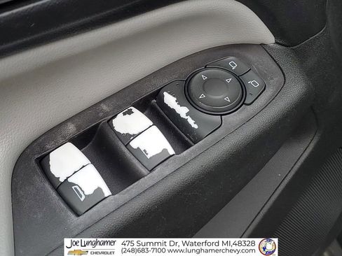 Certified 2018 Chevrolet Equinox LS FWD image 23