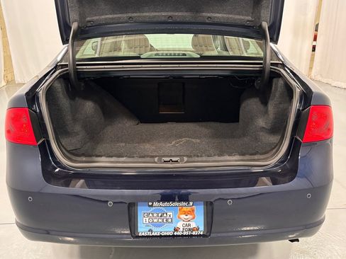 Used 2009 Buick Lucerne CXL w/ Driver Confidence Package image 27