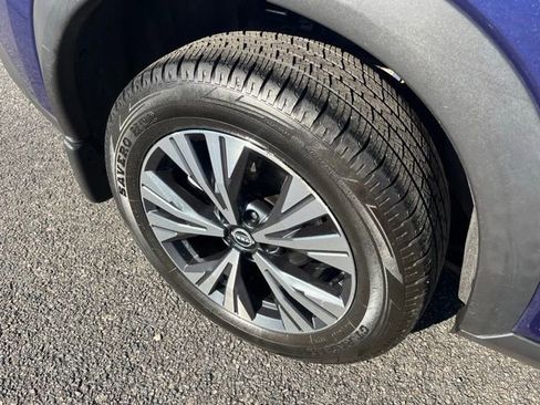 Used 2022 Nissan Rogue SV image 24