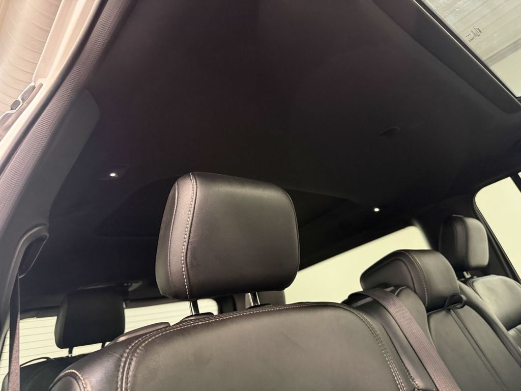 Used 2024 Jeep Wagoneer Series II AWD/4WD image 15