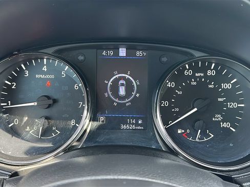 Used 2021 Nissan Rogue Sport SL w/ Premium Package FWD image 2