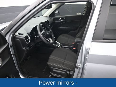 Used 2020 Hyundai Venue SEL image 9