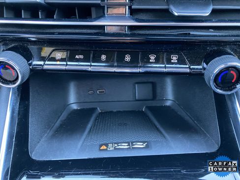 Used 2025 Chevrolet Traverse LT image 26