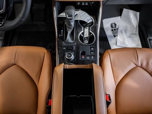 New 2026 Toyota Highlander Platinum image 28