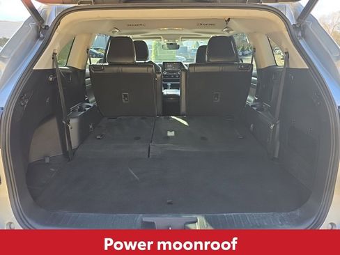 Used 2022 Toyota Highlander XLE image 16