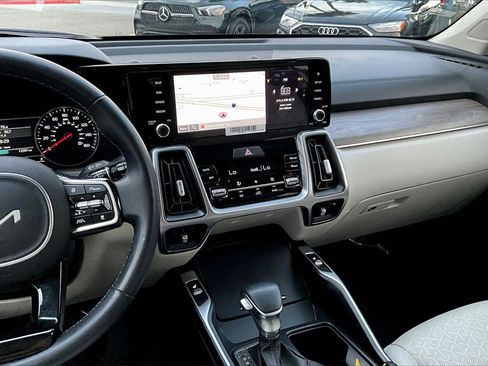 Certified 2023 Kia Sorento EX image 8