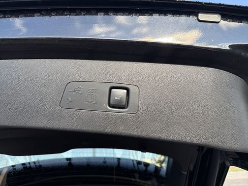 Used 2023 Lincoln Corsair Reserve w/ Equipment Group 202A image 11