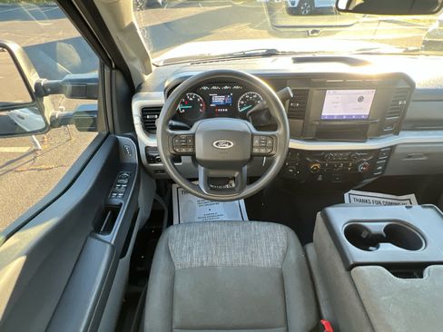 Used 2023 Ford F250 XLT image 2