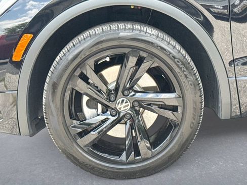 Used 2024 Volkswagen Tiguan SE R-Line AWD/4WD image 19
