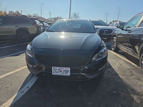 Used 2015 Volvo V60 T5 Platinum image 2