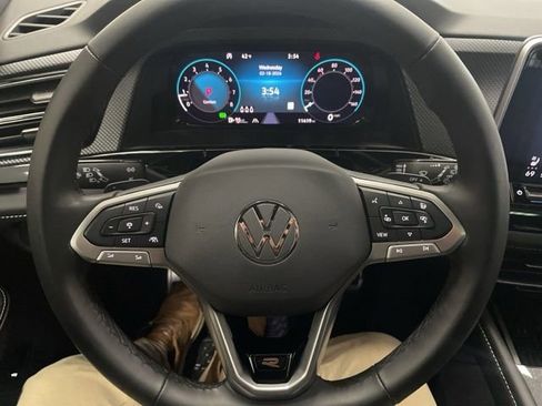 Certified 2025 Volkswagen Atlas Cross Sport SEL R-Line image 15