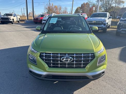 Used 2024 Hyundai Venue SEL image 8