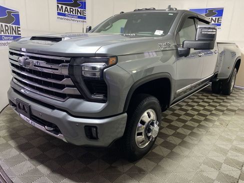 Certified 2024 Chevrolet Silverado 3500 High Country w/ High Country Premium Package AWD/4WD image 11