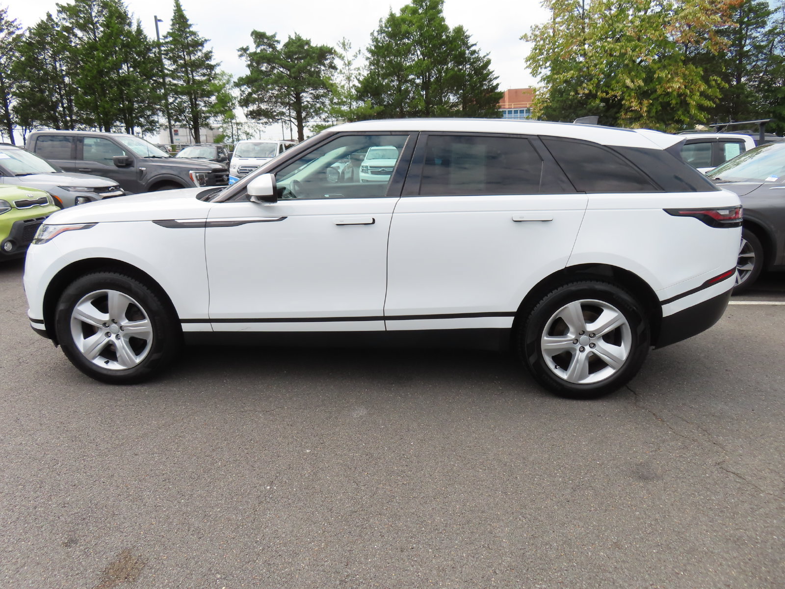 Used 2023 Land Rover Range Rover Velar S AWD/4WD image 8