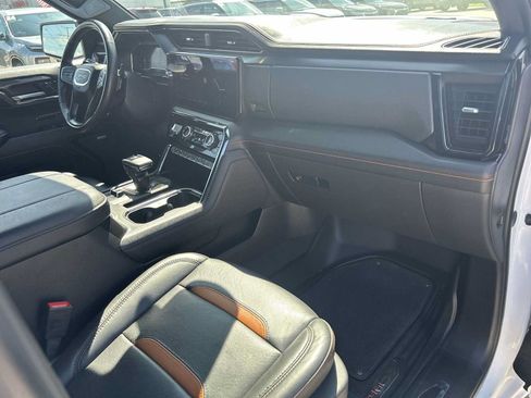 Used 2024 GMC Sierra 1500 AT4 w/ Technology Package AWD/4WD image 29