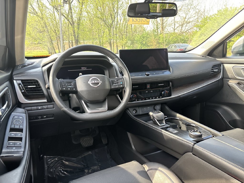 Certified 2025 Nissan Rogue Platinum w/ Platinum Premium Package AWD/4WD image 20