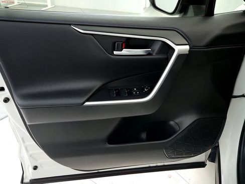 Used 2020 Toyota RAV4 XSE AWD/4WD image 23