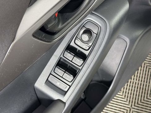 Certified 2025 Subaru Impreza 2.0i image 18