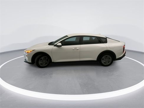 Used 2025 Kia K4 LX image 9