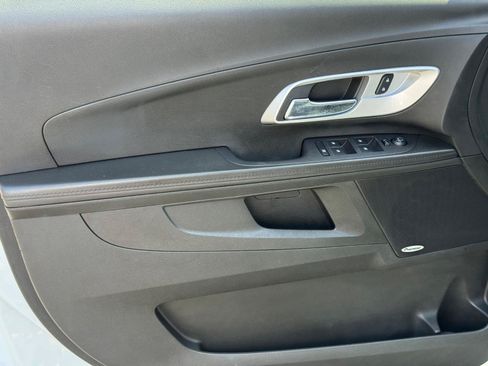 Used 2017 Chevrolet Equinox LT FWD image 14