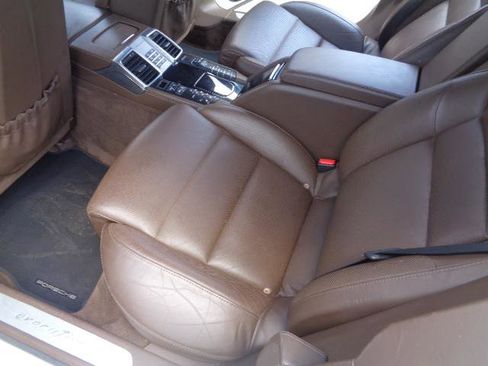 Used 2015 Porsche Panamera 4S Executive image 21