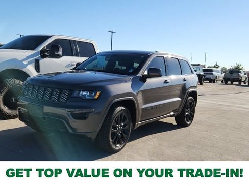 Used 2018 Jeep Grand Cherokee Altitude AWD/4WD image 1
