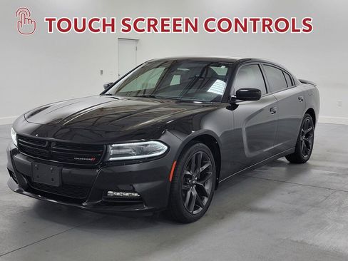 Used 2019 Dodge Charger SXT image 5