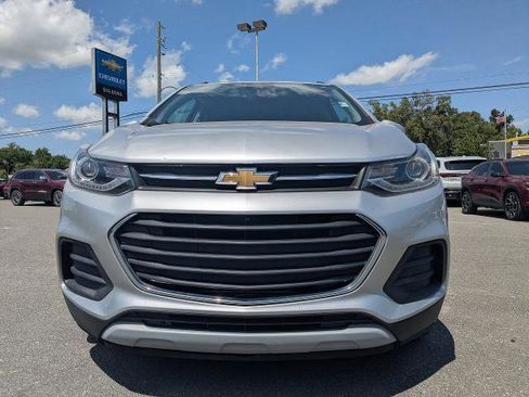 Used 2020 Chevrolet Trax LT w/ LT Convenience Package FWD image 9