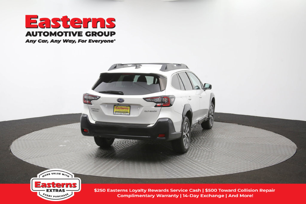 Used 2023 Subaru Outback Premium AWD/4WD image 40