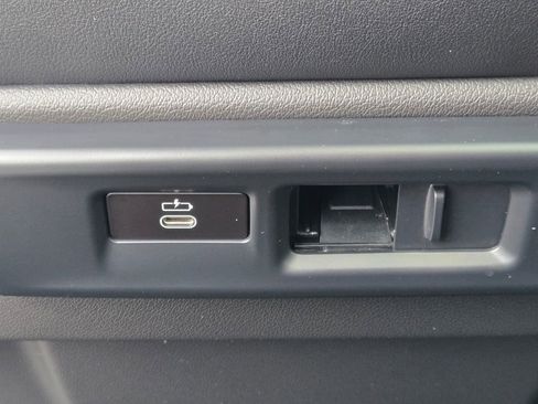 Used 2023 BMW X5 xDrive45e w/ Climate Comfort Package AWD/4WD image 28