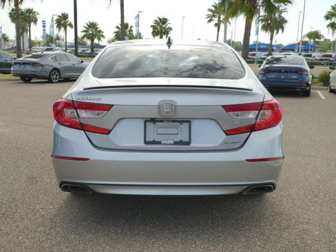 Used 2022 Honda Accord Sport image 6