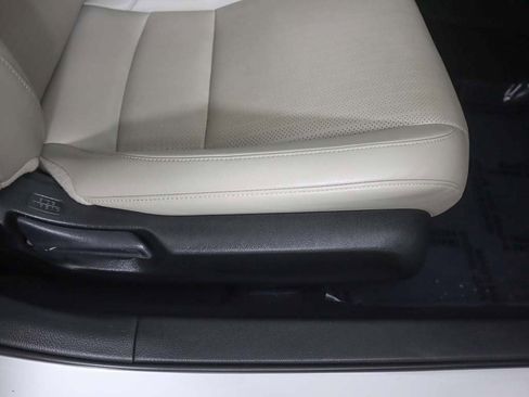 Used 2024 Honda Civic EX-L image 32