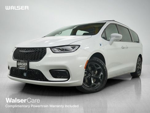Used 2022 Chrysler Pacifica Limited w/ S Appearance Package image 1
