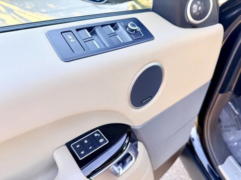 Used 2016 Land Rover Range Rover Sport HSE image 16