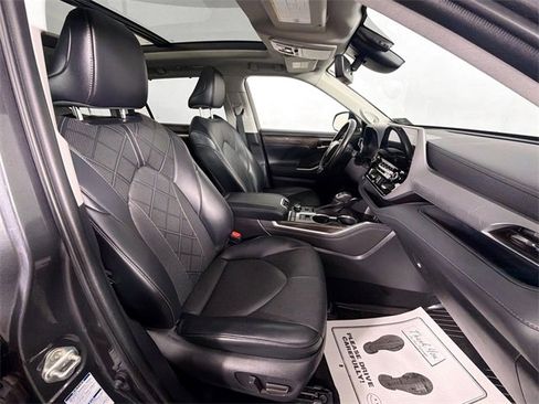 Used 2022 Toyota Highlander Platinum image 35