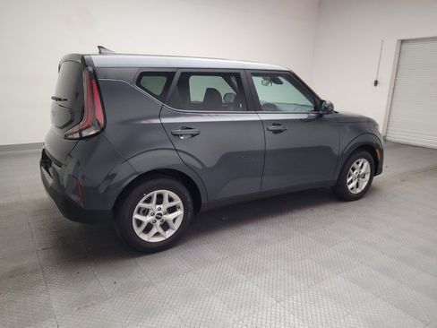 Used 2025 Kia Soul LX image 10